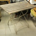 892 8257 GARDEN TABLE